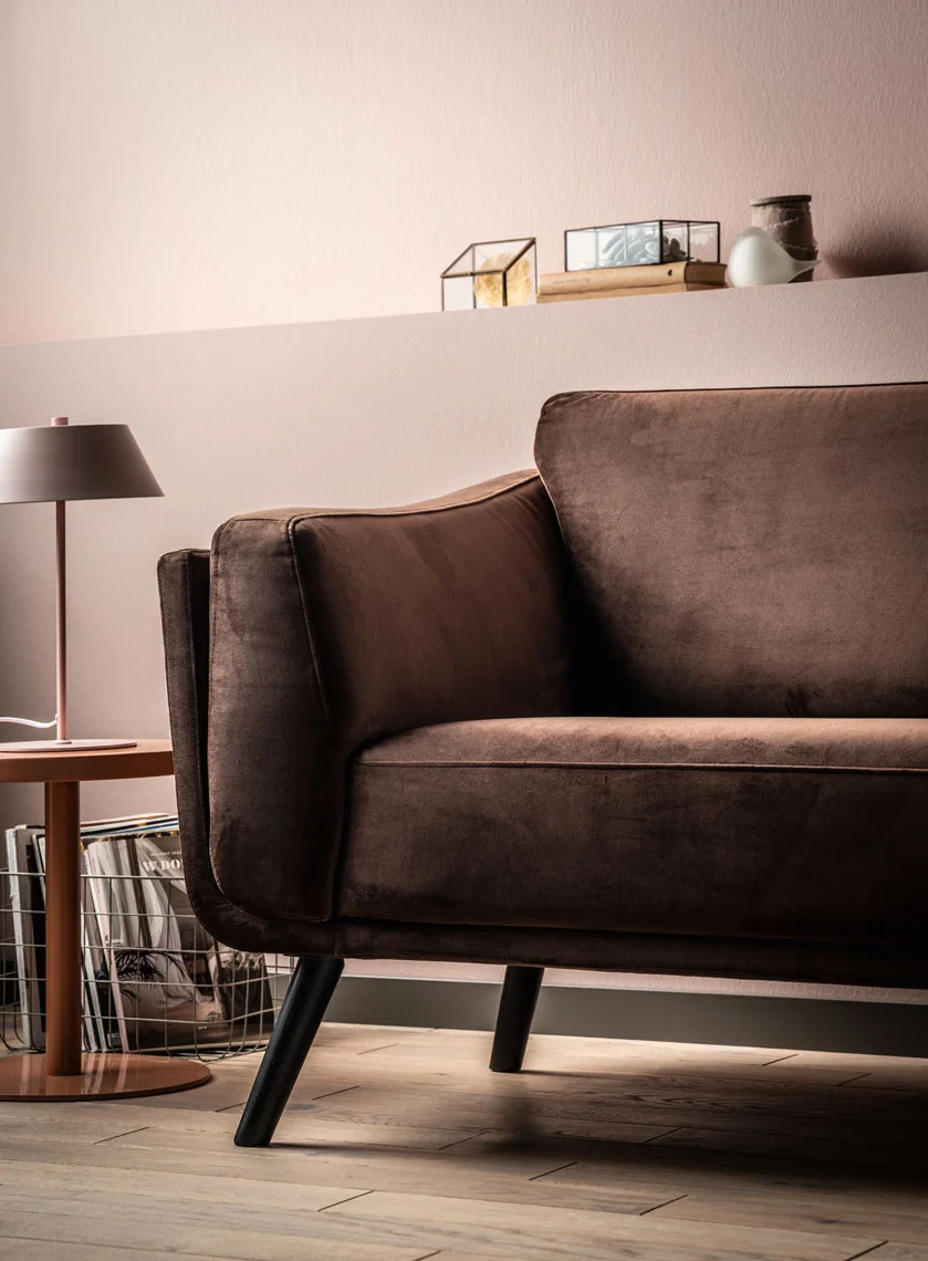 modna czekoladowa sofa